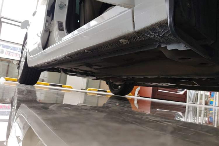 Used Buick GT 2017 15N Automatic Elite Version Right Side Sill