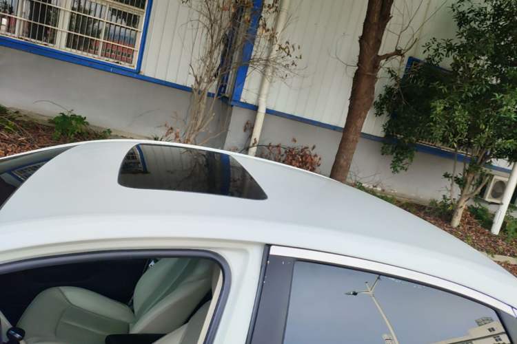 Used Buick GT 2017 15N Manual Elite Version Roof