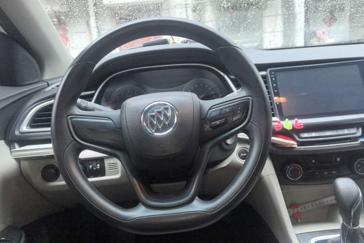 Used Buick GT 2017 15N Automatic Elite Version Steering Wheel