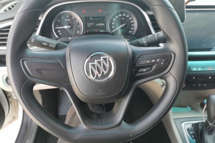 Used Buick GT 2017 15N Automatic Elite Version Steering Wheel