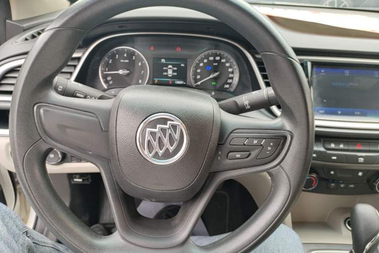 Used Buick GT 2017 15N Automatic Elite Version Steering Wheel