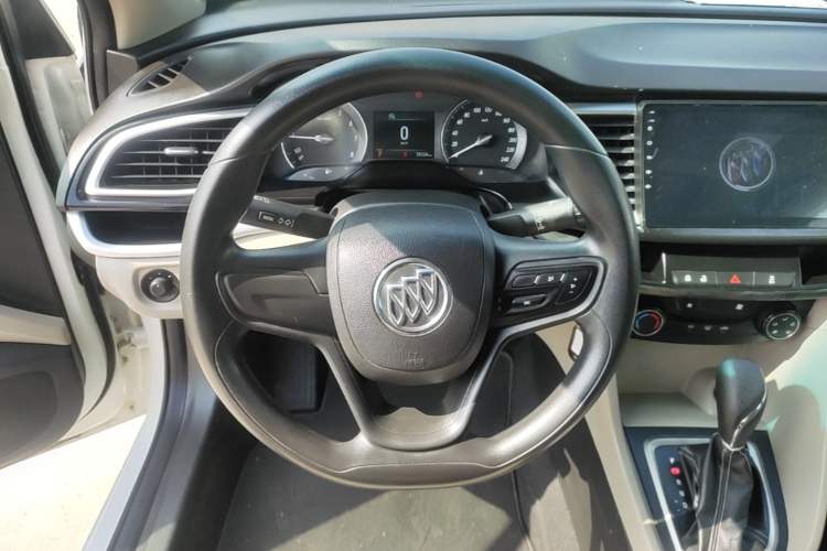 Used Buick GT 2017 15N Automatic Elite Version Steering Wheel