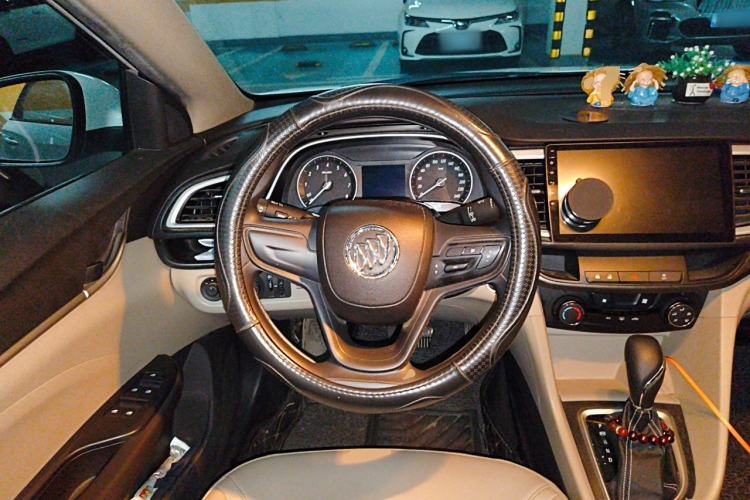 Used Buick GT 2017 15N Automatic Elite Version Steering Wheel