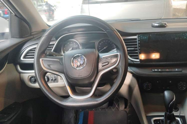 Used Buick GT 2017 15N Automatic Elite Version Steering Wheel