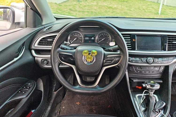 Used Buick GT 2017 15N Automatic Deluxe Edition Steering Wheel