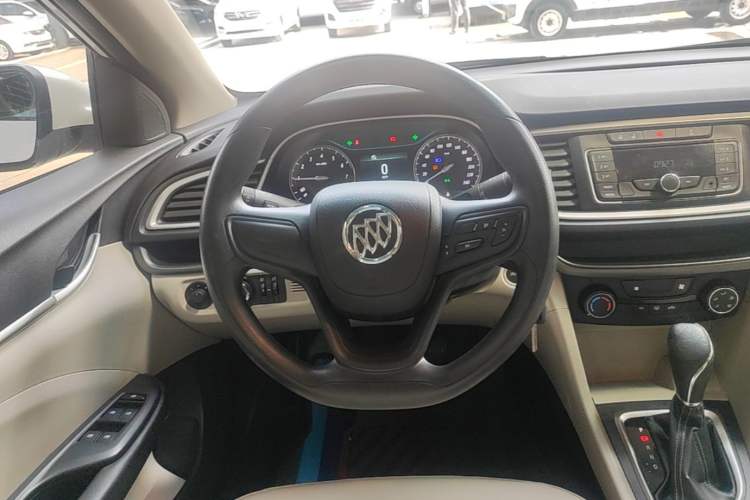 Used Buick GT 2017 15N Automatic Elite Version Steering Wheel