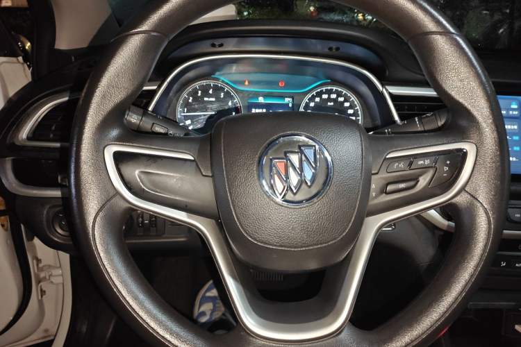 Used Buick GT 2017 15N Automatic Deluxe Edition Steering Wheel