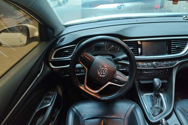 Used Buick GT 2017 15N Automatic Deluxe Edition Steering Wheel