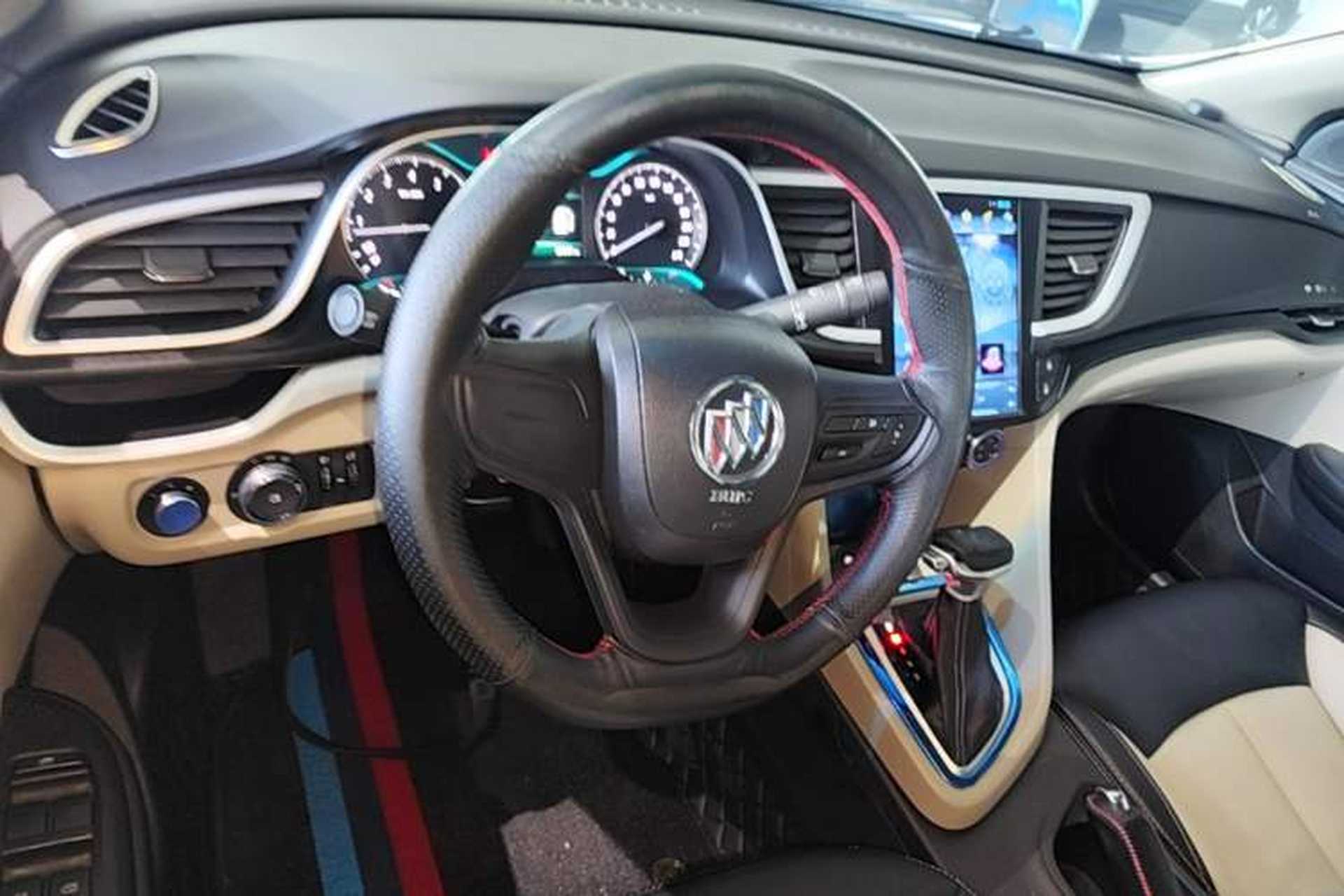 Used Buick GT 2017 15N Automatic Elite Version Steering Wheel