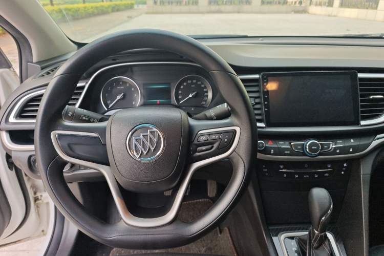 Used Buick GT 2017 15N Automatic Deluxe Edition Steering Wheel