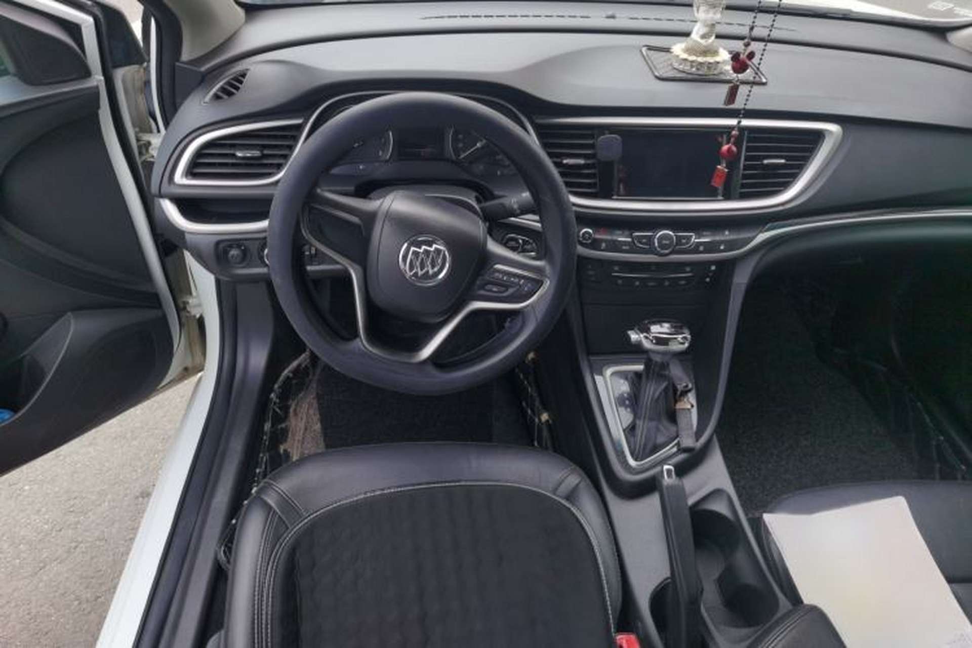 Used Buick GT 2017 15N Automatic Deluxe Edition Steering Wheel