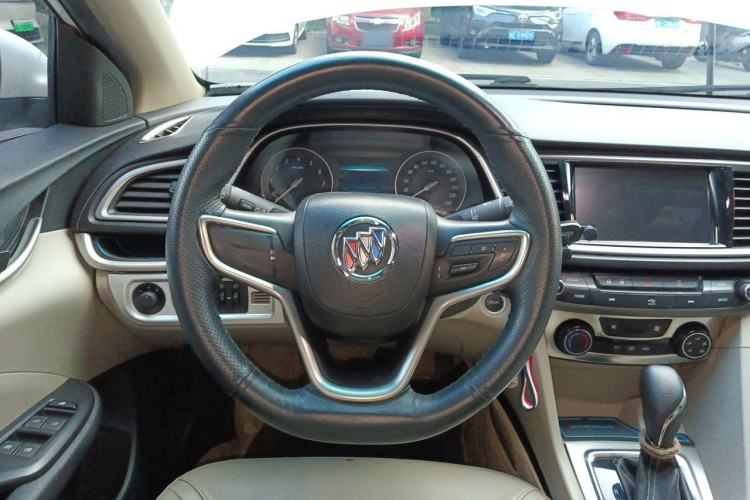 Used Buick GT 2017 15N Automatic Elite Version Steering Wheel