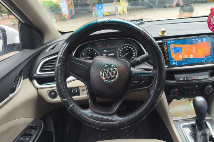 Used Buick GT 2017 15N Automatic Elite Version Steering Wheel