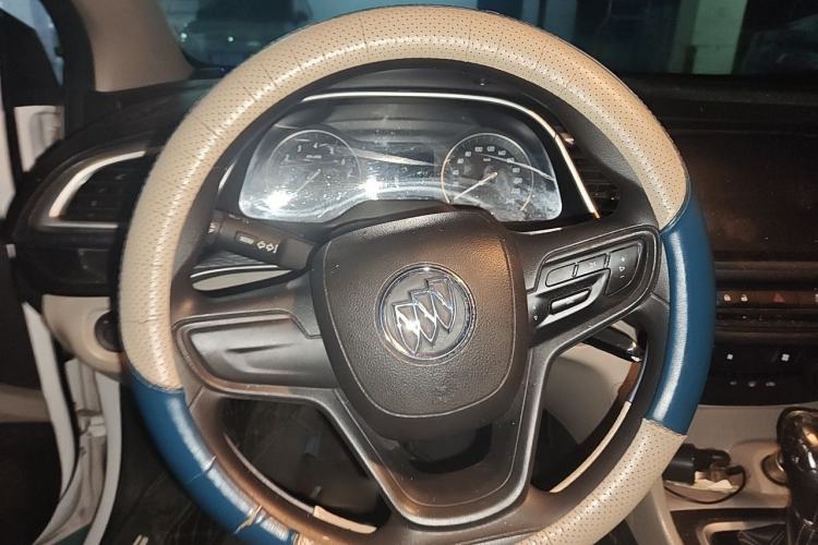 Used Buick GT 2017 15N Automatic Elite Version Steering Wheel