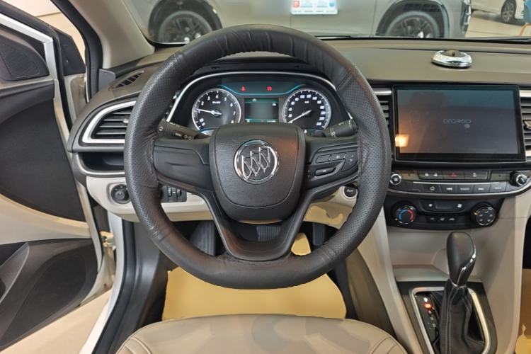 Used Buick GT 2017 15N Automatic Elite Version Steering Wheel