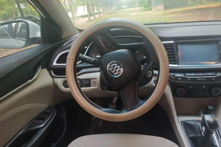 Used Buick GT 2017 15N Manual Elite Version Steering Wheel