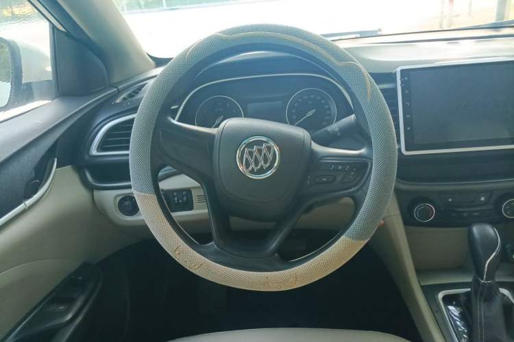 Used Buick GT 2017 15N Automatic Elite Version Steering Wheel