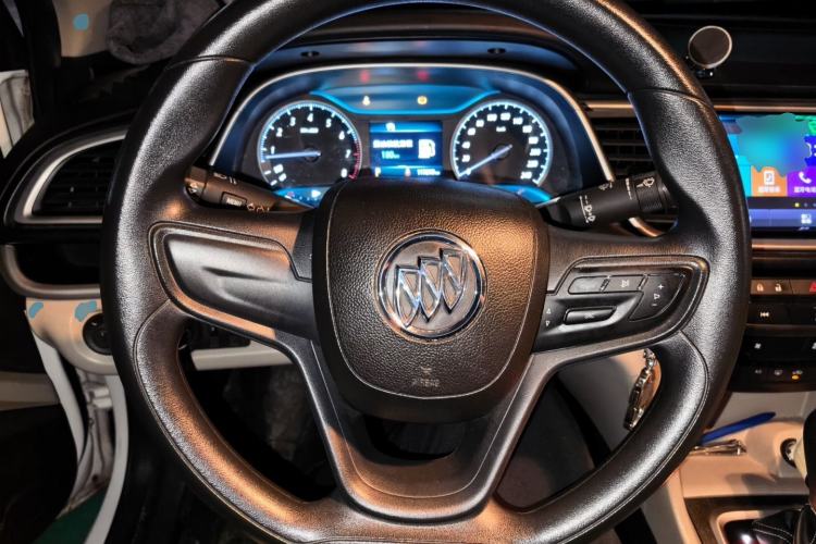 Used Buick GT 2017 15N Automatic Elite Version Steering Wheel
