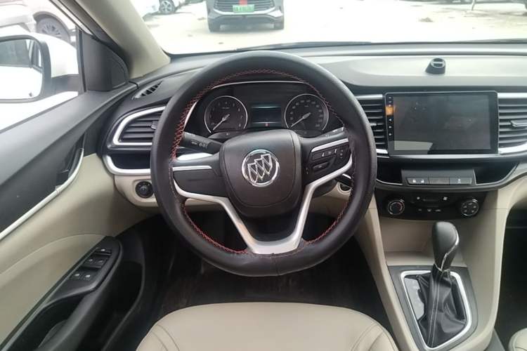 Used Buick GT 2017 15N Automatic Elite Version Steering Wheel