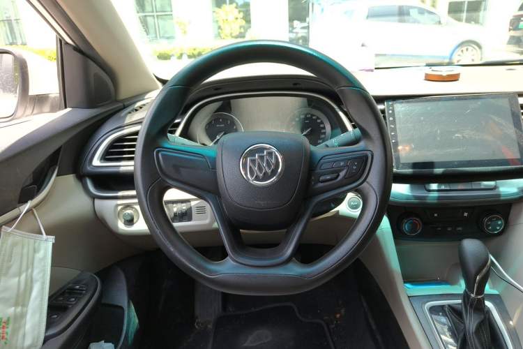 Used Buick GT 2017 15N Automatic Elite Version Steering Wheel