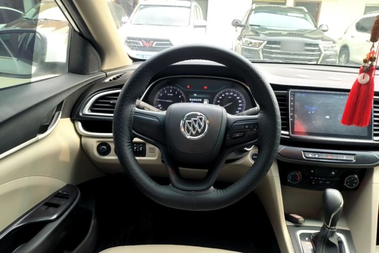 Used Buick GT 2017 15N Automatic Elite Version Steering Wheel