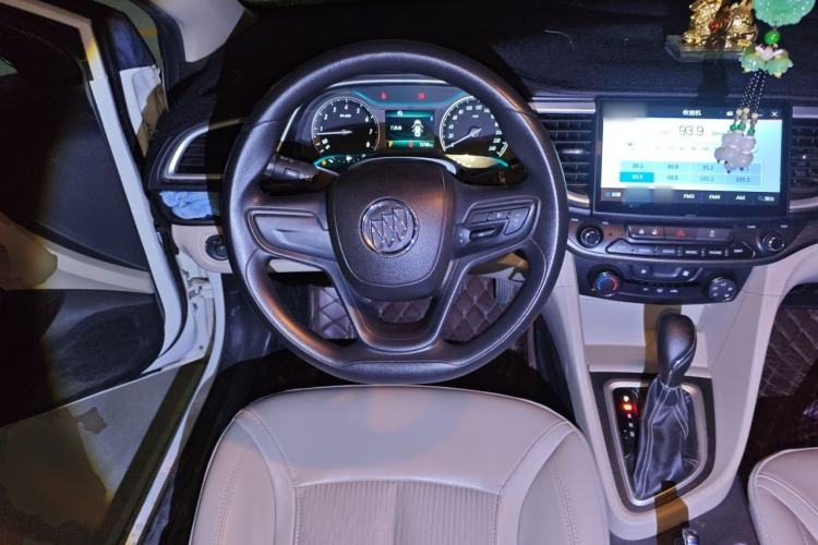 Used Buick GT 2017 15N Automatic Elite Version Steering Wheel