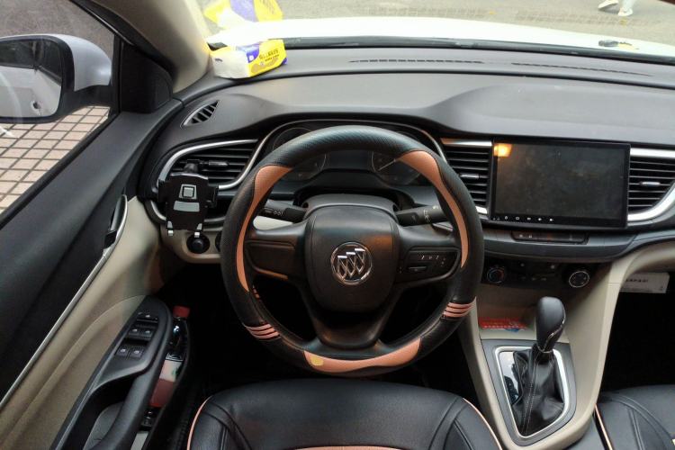 Used Buick GT 2017 15N Automatic Elite Version Steering Wheel