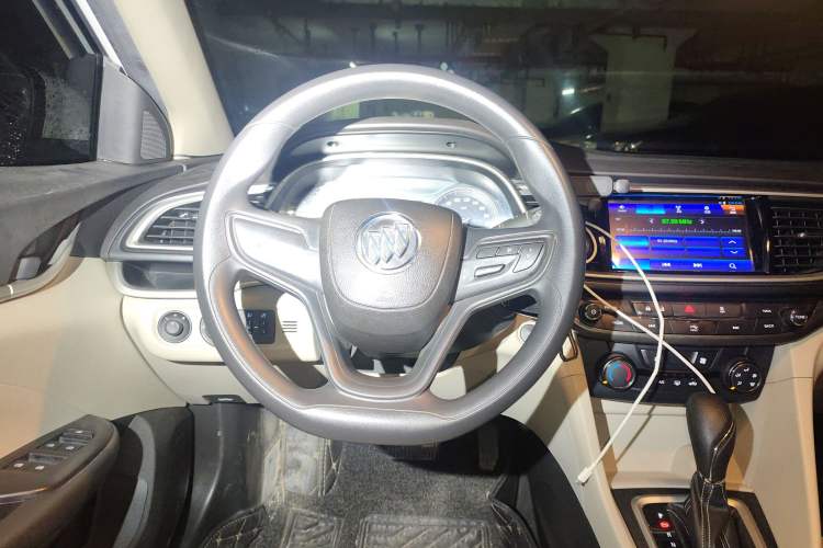 Used Buick GT 2017 15N Automatic Elite Version Steering Wheel