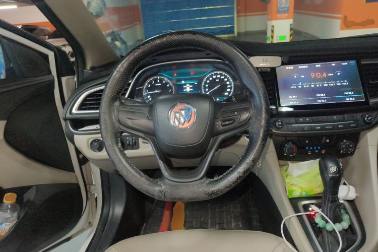 Used Buick GT 2017 15N Automatic Elite Version Steering Wheel