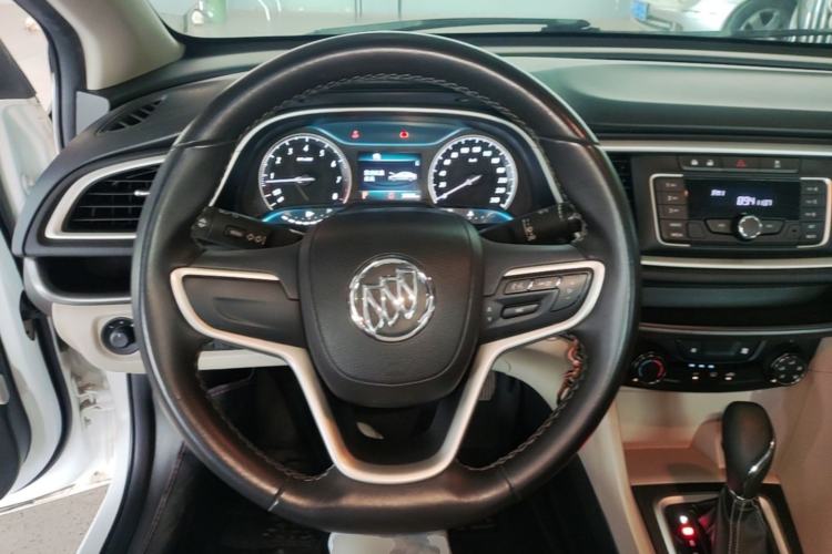 Used Buick GT 2017 15N Automatic Elite Version Steering Wheel