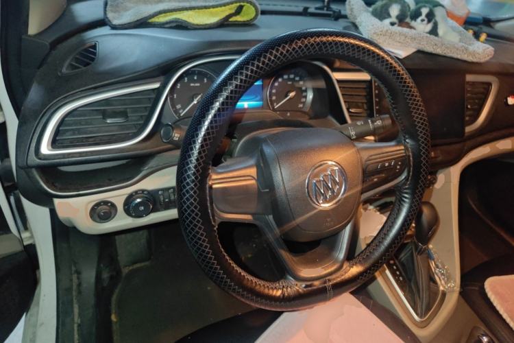 Used Buick GT 2017 15N Automatic Elite Version Steering Wheel