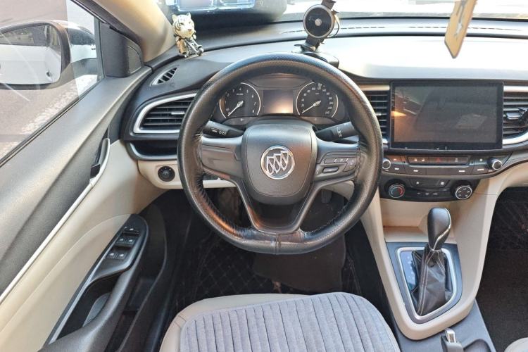 Used Buick GT 2017 15N Automatic Elite Version Steering Wheel
