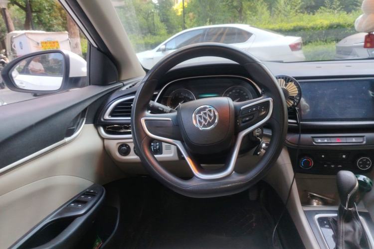 Used Buick GT 2017 15N Automatic Elite Version Steering Wheel