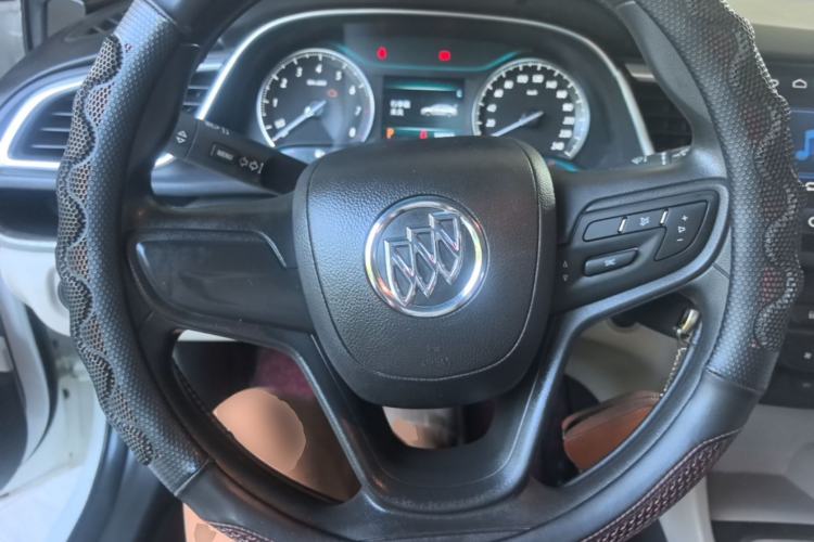 Used Buick GT 2017 15N Automatic Elite Version Steering Wheel