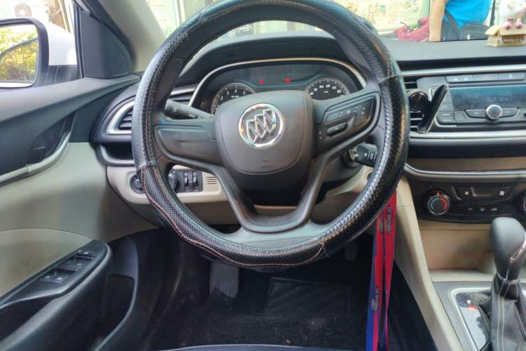 Used Buick GT 2017 15N Automatic Elite Version Steering Wheel