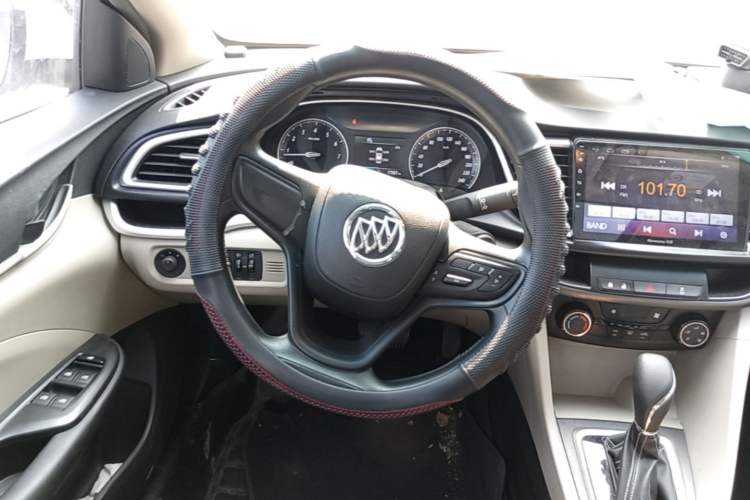 Used Buick GT 2017 15N Automatic Elite Version Steering Wheel