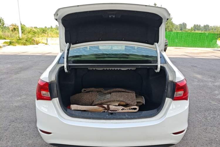 Used Buick GT 2017 15N Automatic Entry-Level Trim Trunk