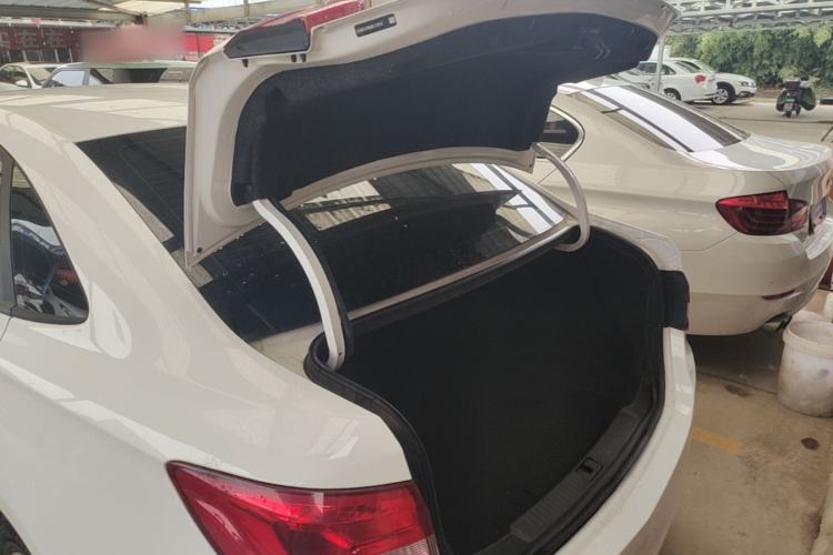 Used Buick GT 2017 15N Manual Entry-Level Trim Trunk