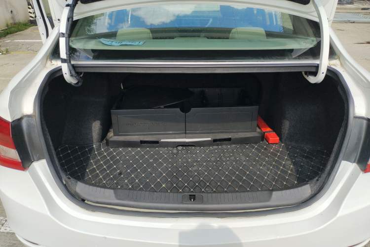 Used Buick GT 2017 15N Automatic Entry-Level Trim Trunk