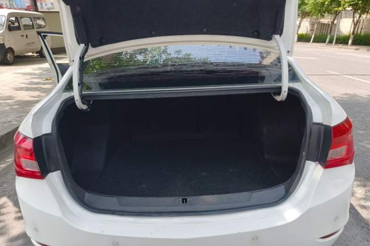Used Buick GT 2017 15N Automatic Deluxe Edition Trunk