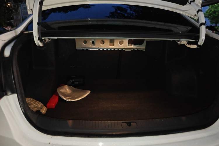 Used Buick GT 2017 15N Automatic Deluxe Edition Trunk