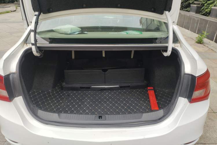 Used Buick GT 2017 15N Automatic Entry-Level Trim Trunk