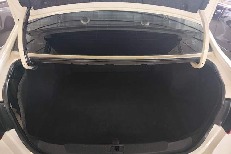 Used Buick GT 2017 15N Automatic Entry-Level Trim Trunk