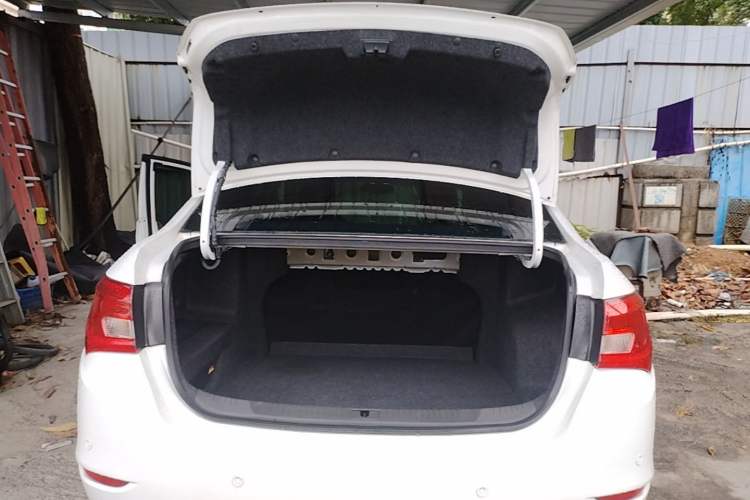 Used Buick GT 2017 15N Automatic Entry-Level Trim Trunk