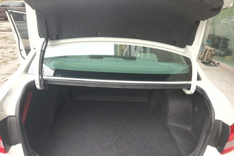 Used Buick GT 2017 15N Automatic Entry-Level Trim Trunk