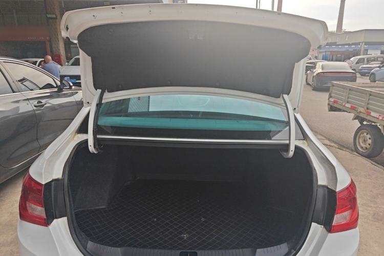 Used Buick GT 2017 15N Automatic Entry-Level Trim Trunk