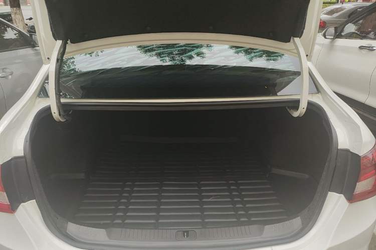 Used Buick GT 2017 15N Automatic Entry-Level Trim Trunk