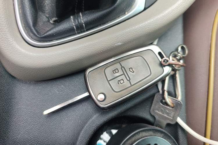 Used Buick GT 2017 15N Manual Entry-Level Trim Vehicle Key