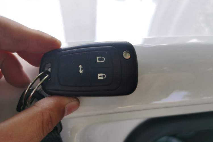 Used Buick GT 2017 15N Automatic Deluxe Edition Vehicle Key
