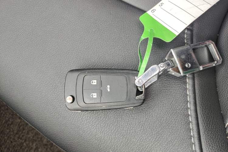 Used Buick GT 2017 15N Automatic Deluxe Edition Vehicle Key
